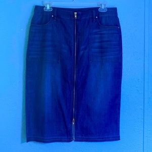 Chicos Women’s Denim Skirt. Zip Down Front and Back Pockets Raw edge Hem SZ 0.5